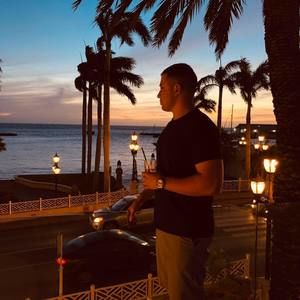 Meet your Posher, Johnny